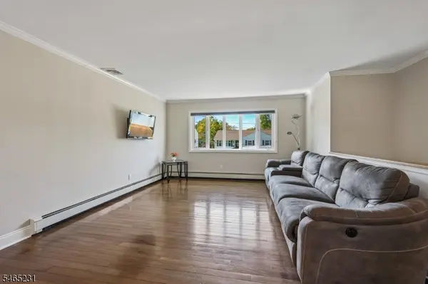 26 Huron Ave, Parsippany-troy Hills Twp., NJ 07034