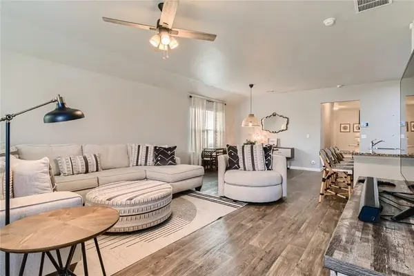 192 James Adkins DR, Kyle, TX 78640