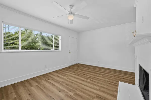 2401 Winsted LN #9, Austin, TX 78703