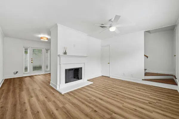 2401 Winsted LN #9, Austin, TX 78703