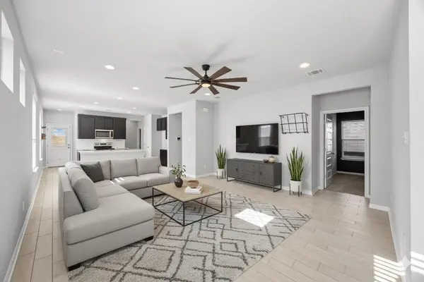 225 Unforgiven LN, Jarrell, TX 76537