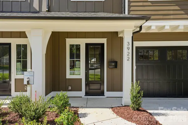 3922 Sarah DR, Charlotte, NC 28217