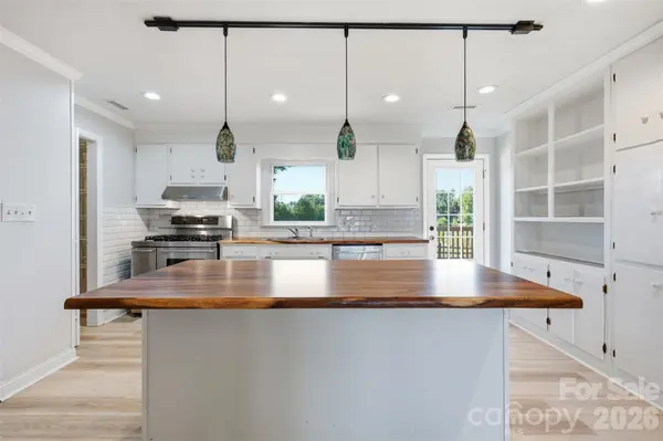 3881 Summerow RD, Maiden, NC 28650