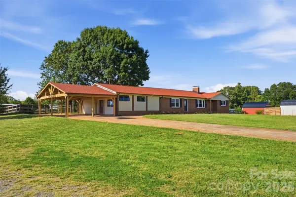 3881 Summerow RD, Maiden, NC 28650