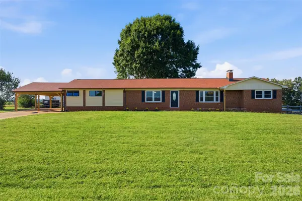 3881 Summerow RD, Maiden, NC 28650