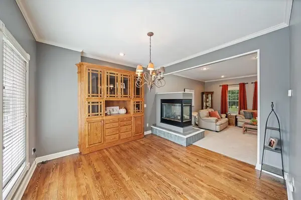 917 Paw Paw LN, Liberty, MO 64068