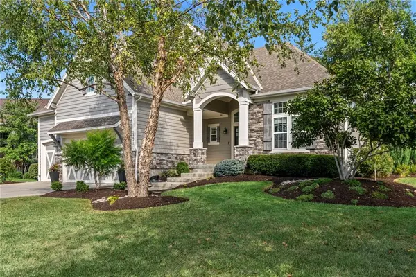 24642 W 121st ST, Olathe, KS 66061
