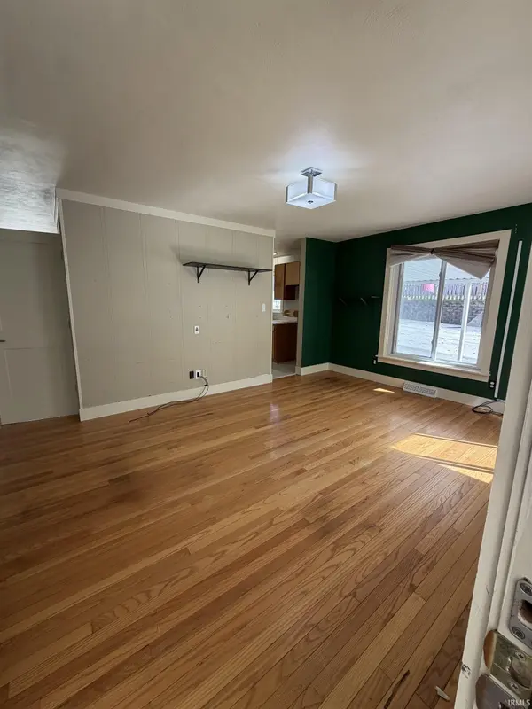 202 W Chester DR, Ellettsville, IN 47429