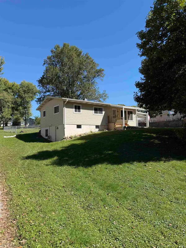 202 W Chester DR, Ellettsville, IN 47429
