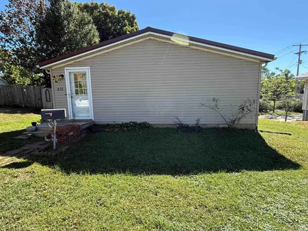 103 E Walnut ST, Petersburg, IN 47567