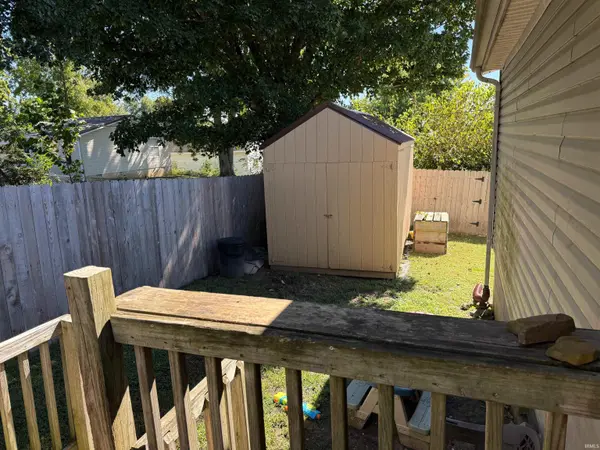 103 E Walnut ST, Petersburg, IN 47567