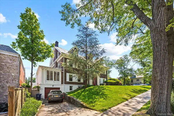 8273 Beverly RD, Kew Gardens, NY 11415