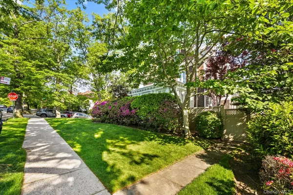 8273 Beverly RD, Kew Gardens, NY 11415