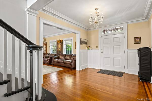 8273 Beverly RD, Kew Gardens, NY 11415