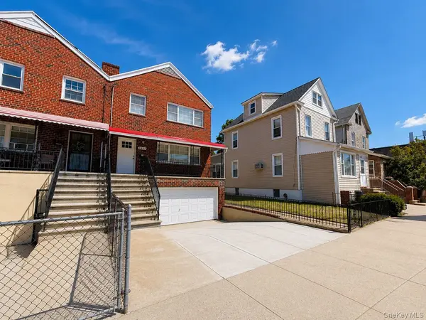 2887 Lamport PL, Bronx, NY 10465