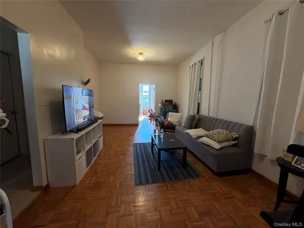 1833 27th AVE, Astoria, NY 11102