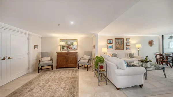 99 SUNSET DR #401, Sarasota, FL 34236