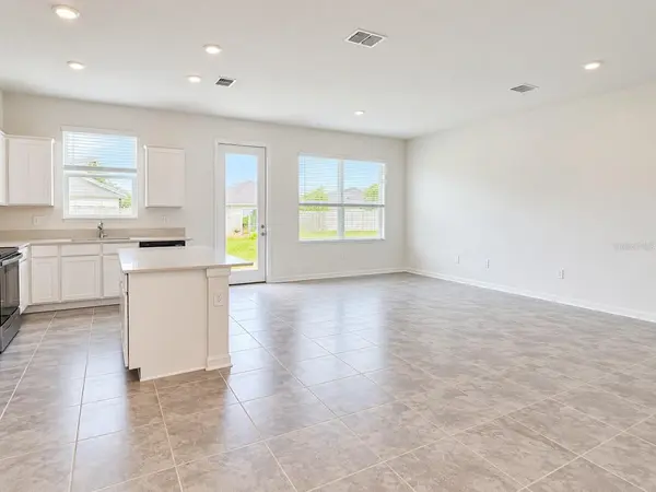 137 NINE IRON DR, Davenport, FL 33896