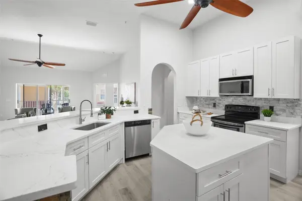 21019 SUNPOINT WAY ##201, Lutz, FL 33558