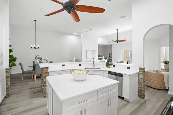 21019 SUNPOINT WAY ##201, Lutz, FL 33558