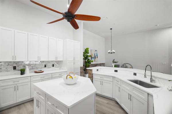 21019 SUNPOINT WAY ##201, Lutz, FL 33558