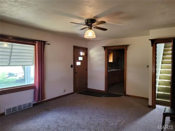 4466 Fosterburg RD, Alton, IL 62002