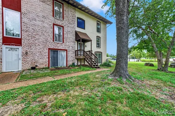 314 Carmel Woods DR, Ellisville, MO 63021