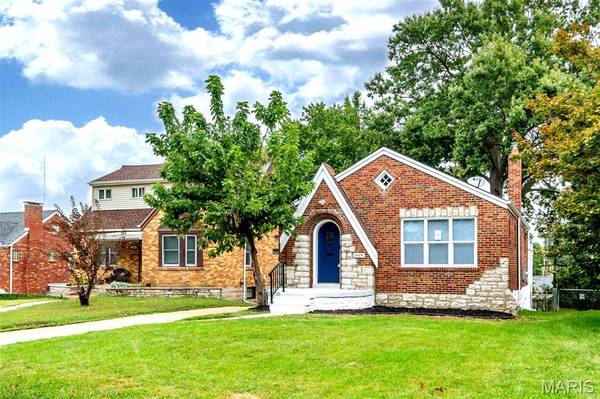 669 Bellsworth DR, St Louis, MO 63125