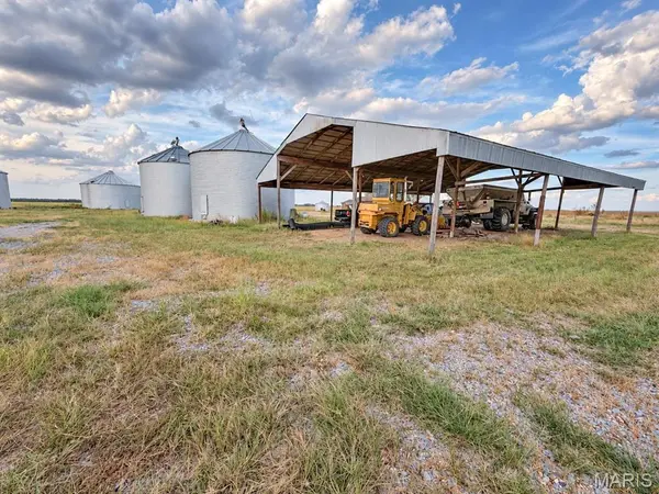 17059 County Rd 599, Sikeston, MO 63801