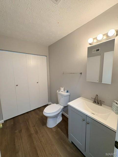1028 Belle Valley DR #10, Belleville, IL 62220