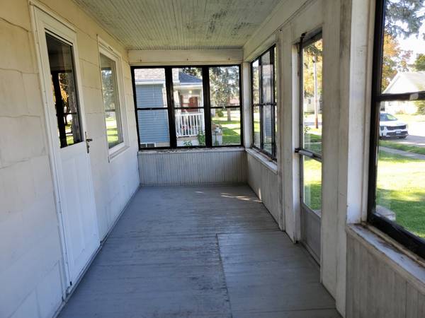 241 E 1st ST, Oglesby, IL 61348