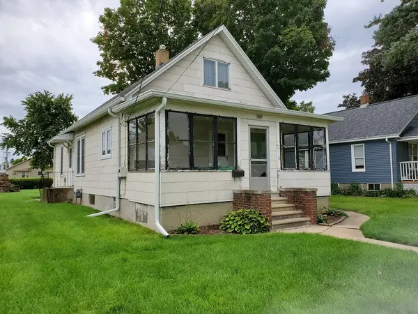 241 E 1st ST, Oglesby, IL 61348