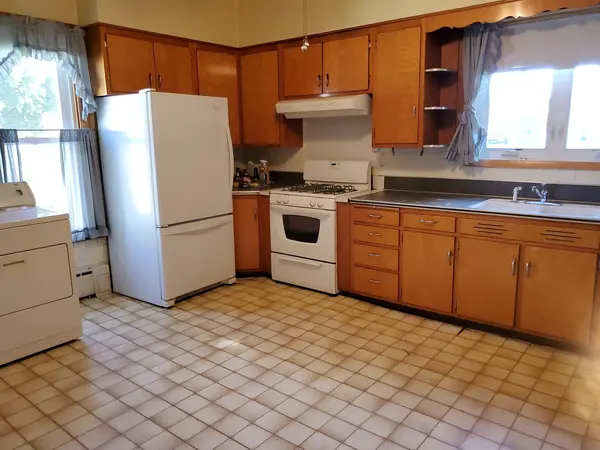 241 E 1st ST, Oglesby, IL 61348