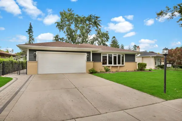 1602 N Oneida LN, Mount Prospect, IL 60056