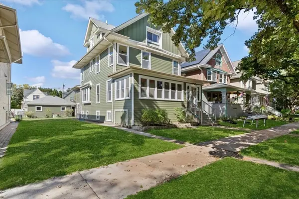 1115 Wesley AVE, Oak Park, IL 60304