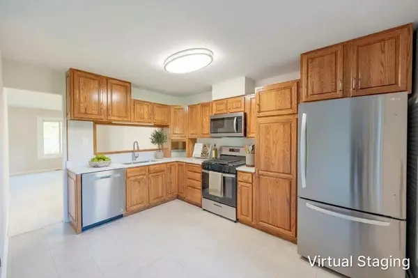1632 Vermont DR #4-2, Elk Grove Village, IL 60007