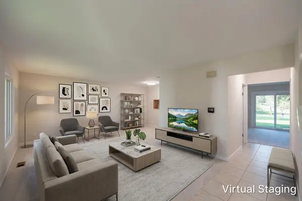 1632 Vermont DR #4-2, Elk Grove Village, IL 60007