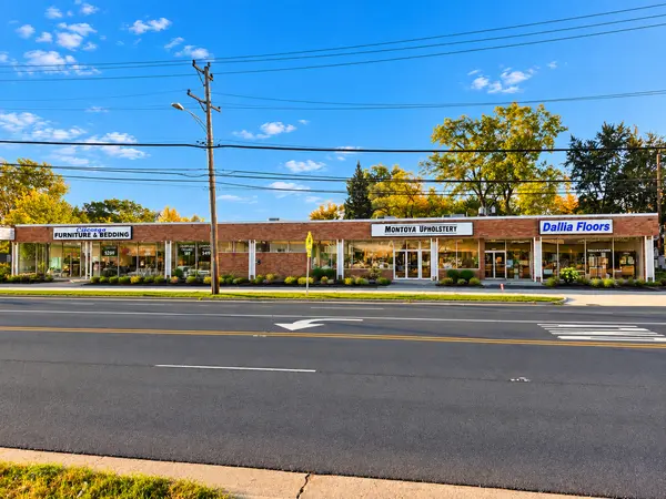 4001 Golf RD, Skokie, IL 60076