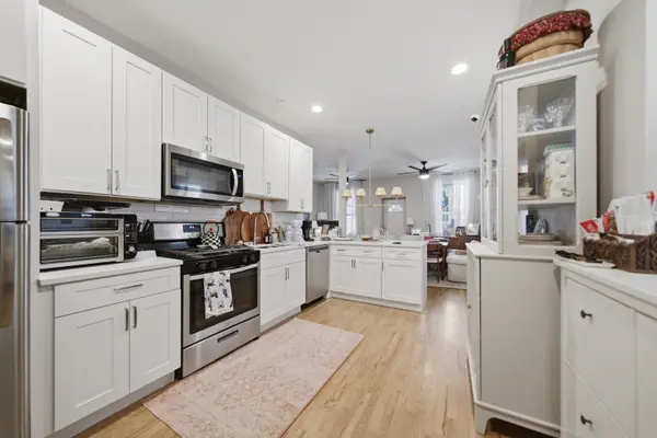 1852 W Wabansia AVE, Chicago, IL 60622