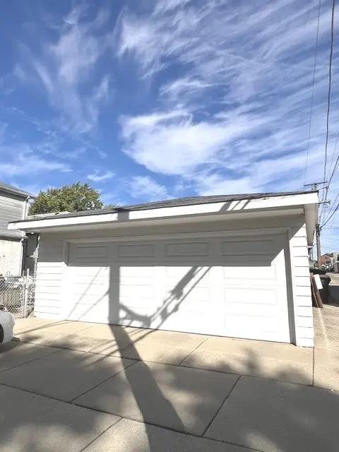 2101 N 73rd AVE, Elmwood Park, IL 60707