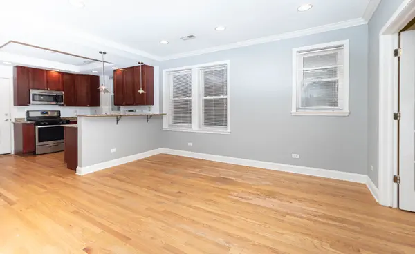 7074 N Wolcott AVE #1, Chicago, IL 60626