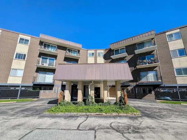 9820 S Pulaski RD #106, Oak Lawn, IL 60453