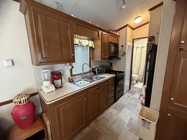 27-18 Woodhaven Lakes, Sublette, IL 61367