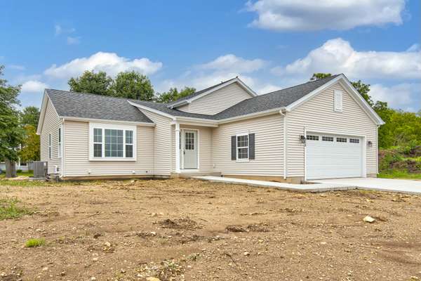 1603 Hollyhock ST, Harvard, IL 60033