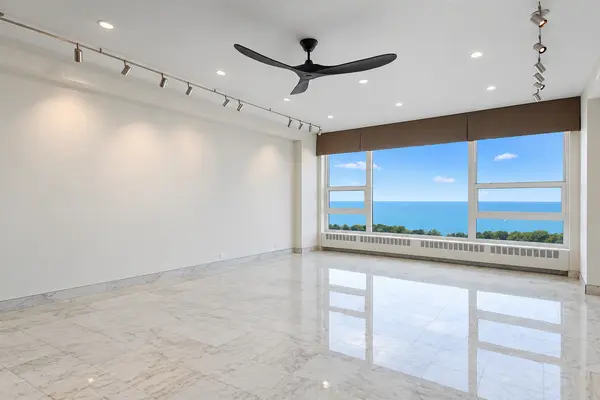3180 N Lake Shore DR #17F, Chicago, IL 60657