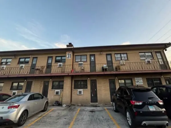 31 King Arthur CT #10, Northlake, IL 60164