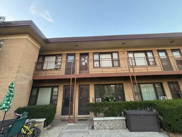 31 King Arthur CT #10, Northlake, IL 60164