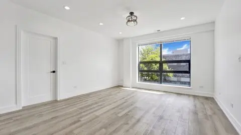 4350 W Lawrence AVE #306, Chicago, IL 60630