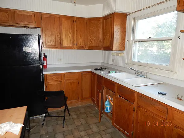 723 S 12th ST, Clinton, IA 52732