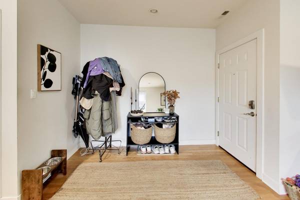 693 N Peoria ST #3N, Chicago, IL 60642
